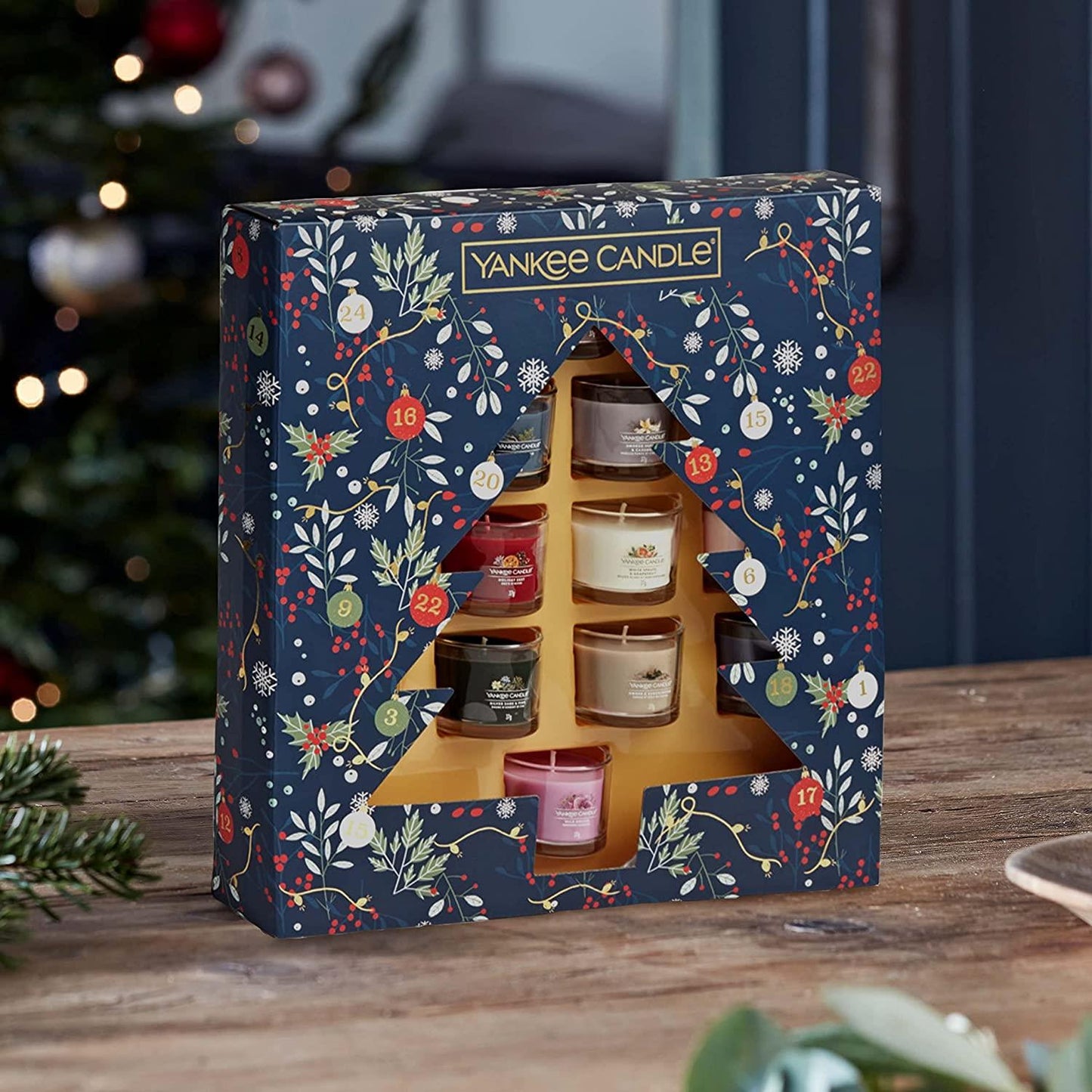 Yankee Candle Gift Set | 12 Signature Scented Votive Candles | Countdown to Christmas Collection